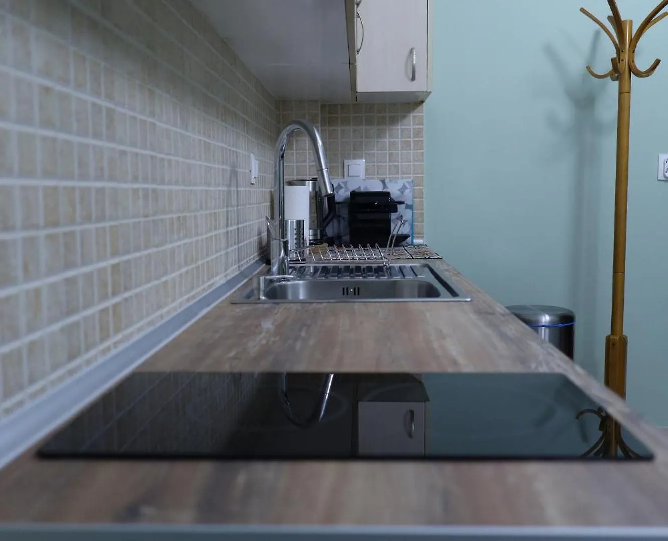Modern Apt 2 With Parking Paid, 100M From Metro Thessaloniki
